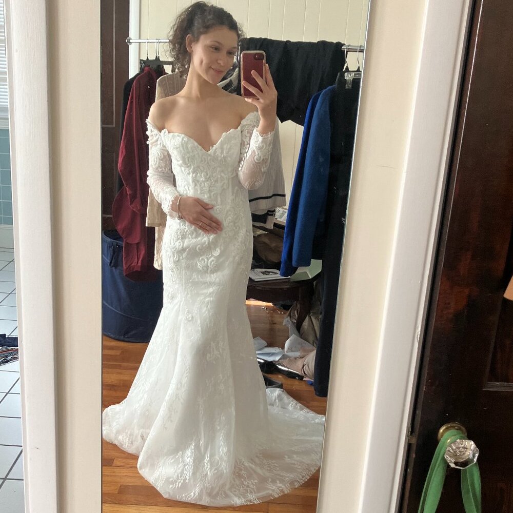 Romantic, Lace Off-the-Shoulders Long-Sleeve Wedding Gown W/ Stunning Train
